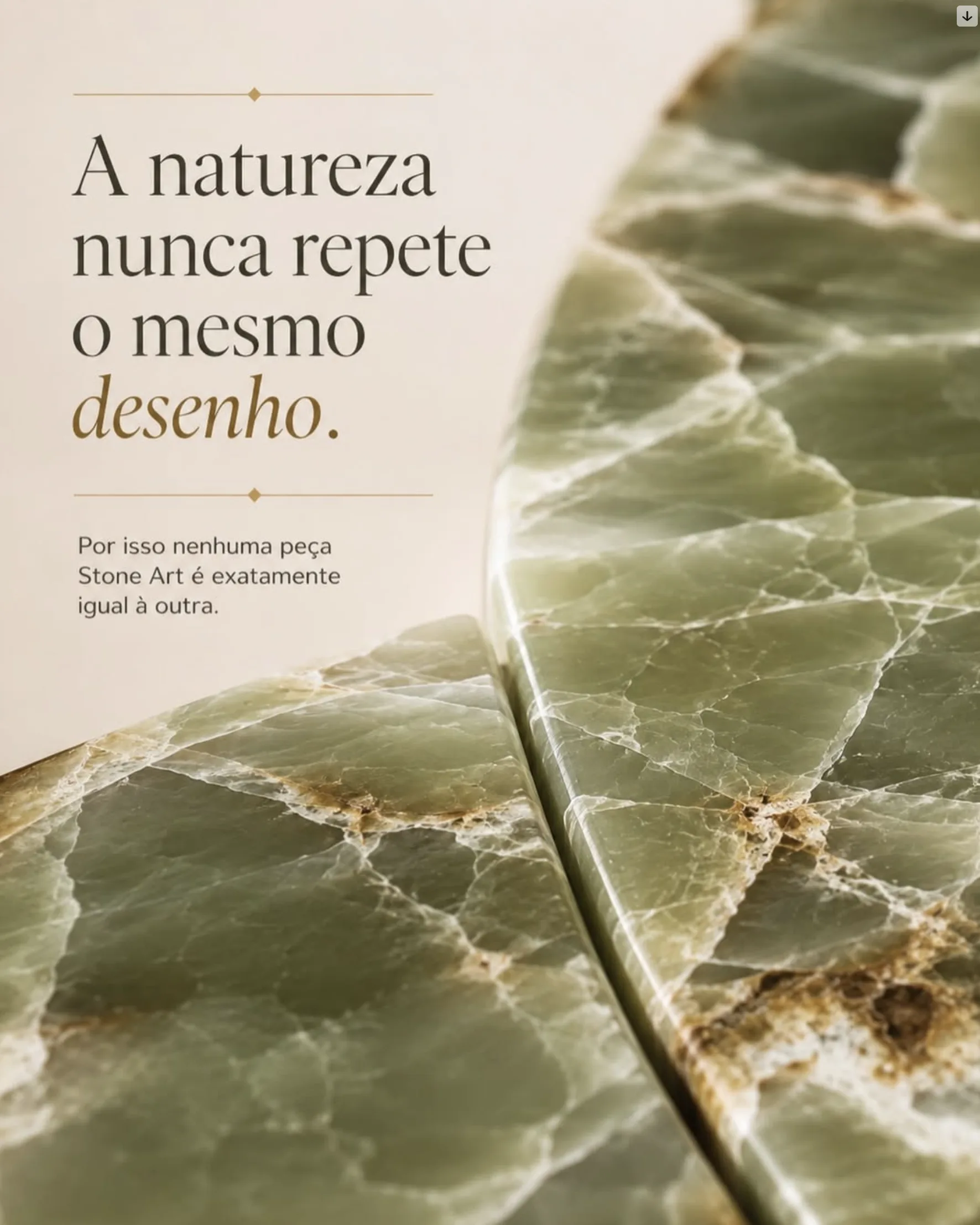 Detalhe de placas de pedra verde com veios naturais